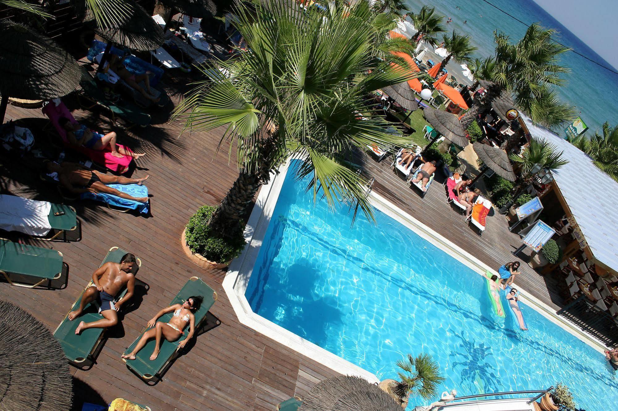 Phoenix Beach Hotel Plános Buitenkant foto